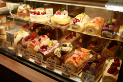 ふわふわロールケーキ（クリームたっぷり）
